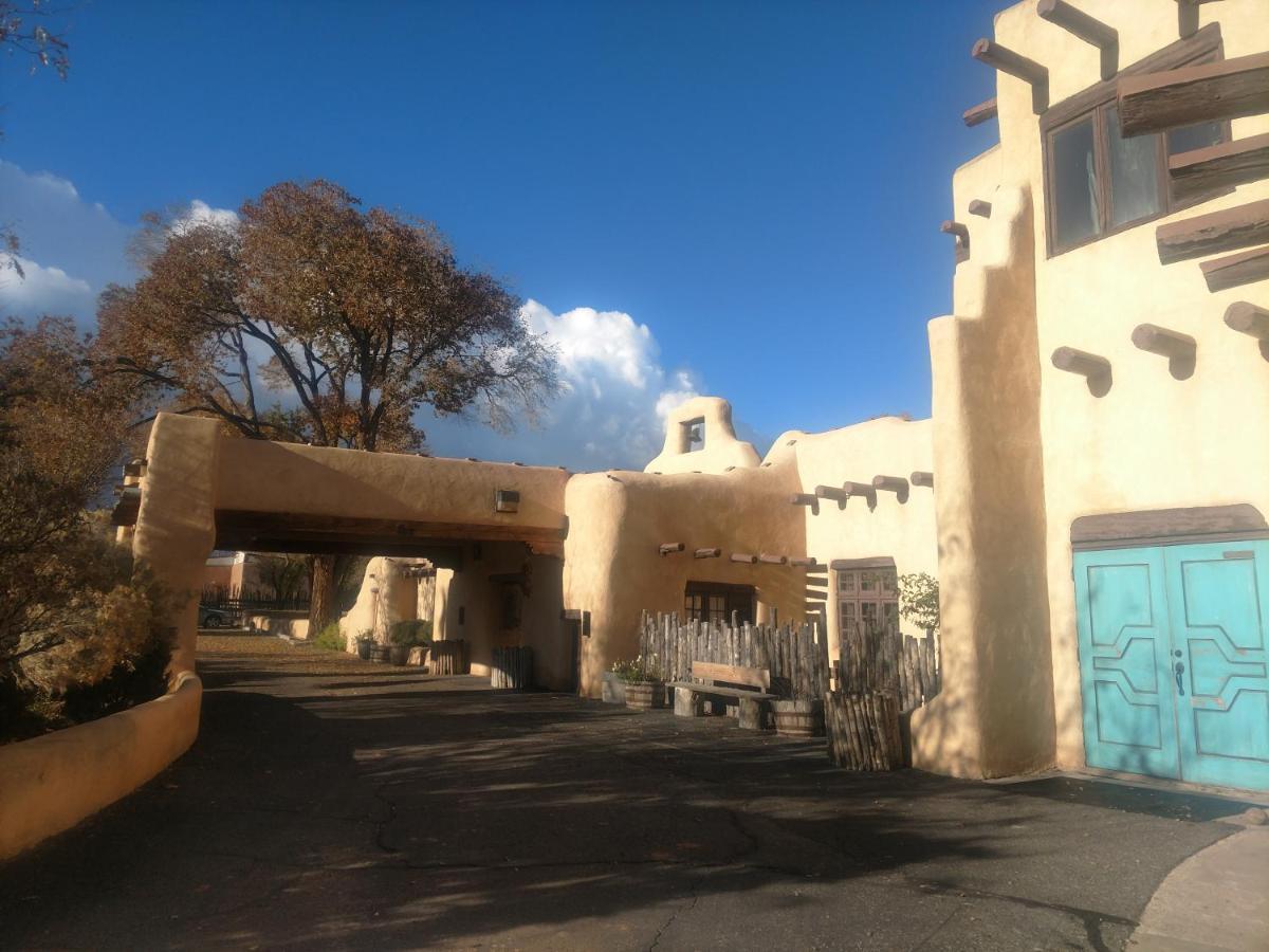 Sagebrush Inn & Suites Taos Extérieur photo