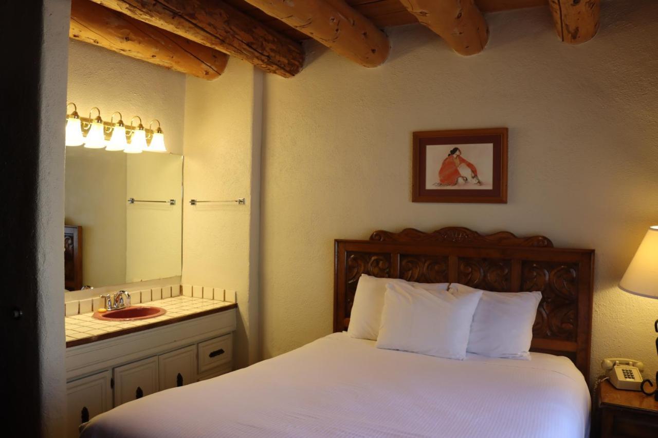 Sagebrush Inn & Suites Taos Extérieur photo