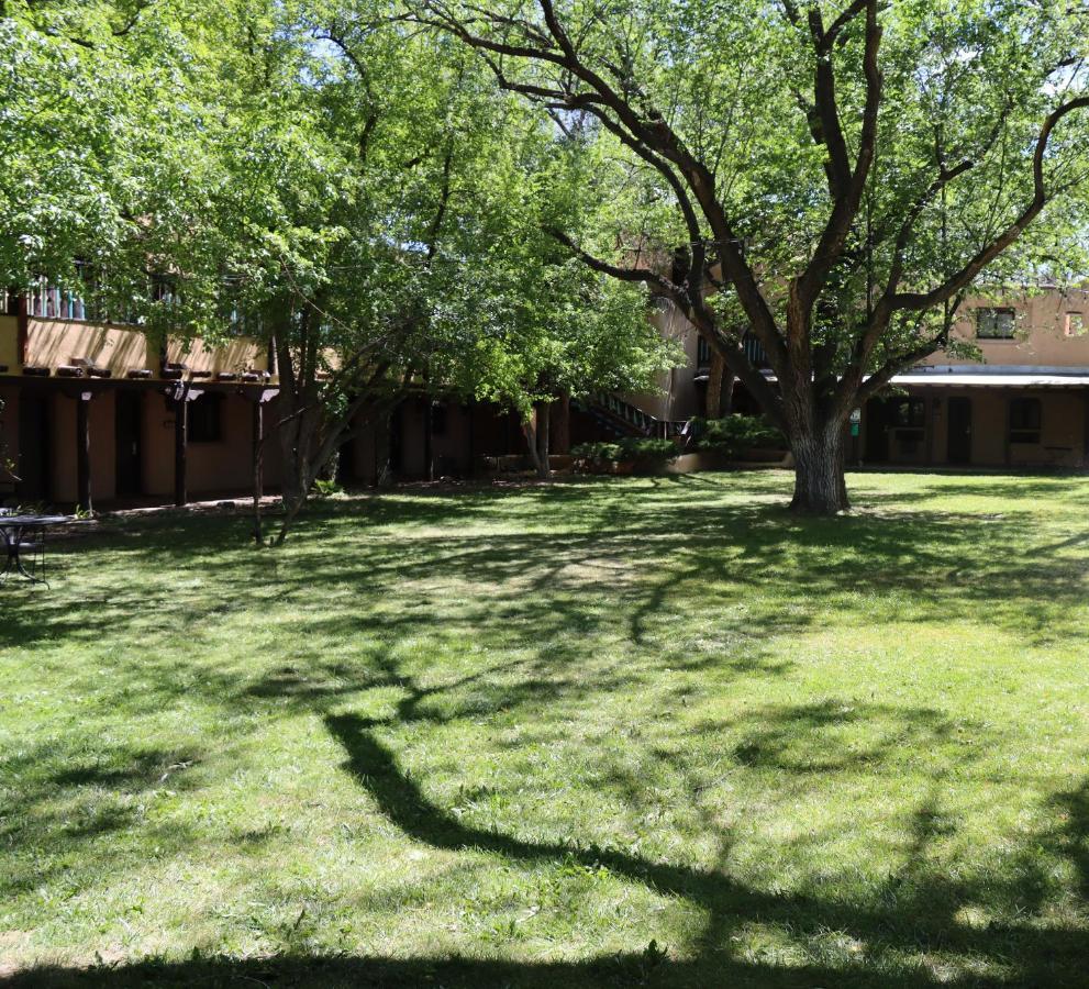 Sagebrush Inn & Suites Taos Extérieur photo