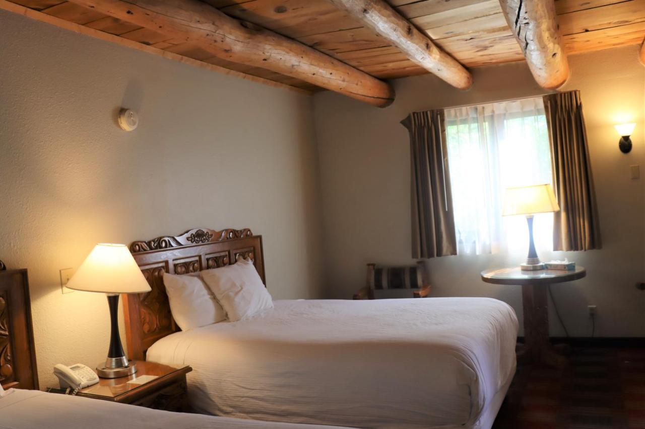 Sagebrush Inn & Suites Taos Extérieur photo
