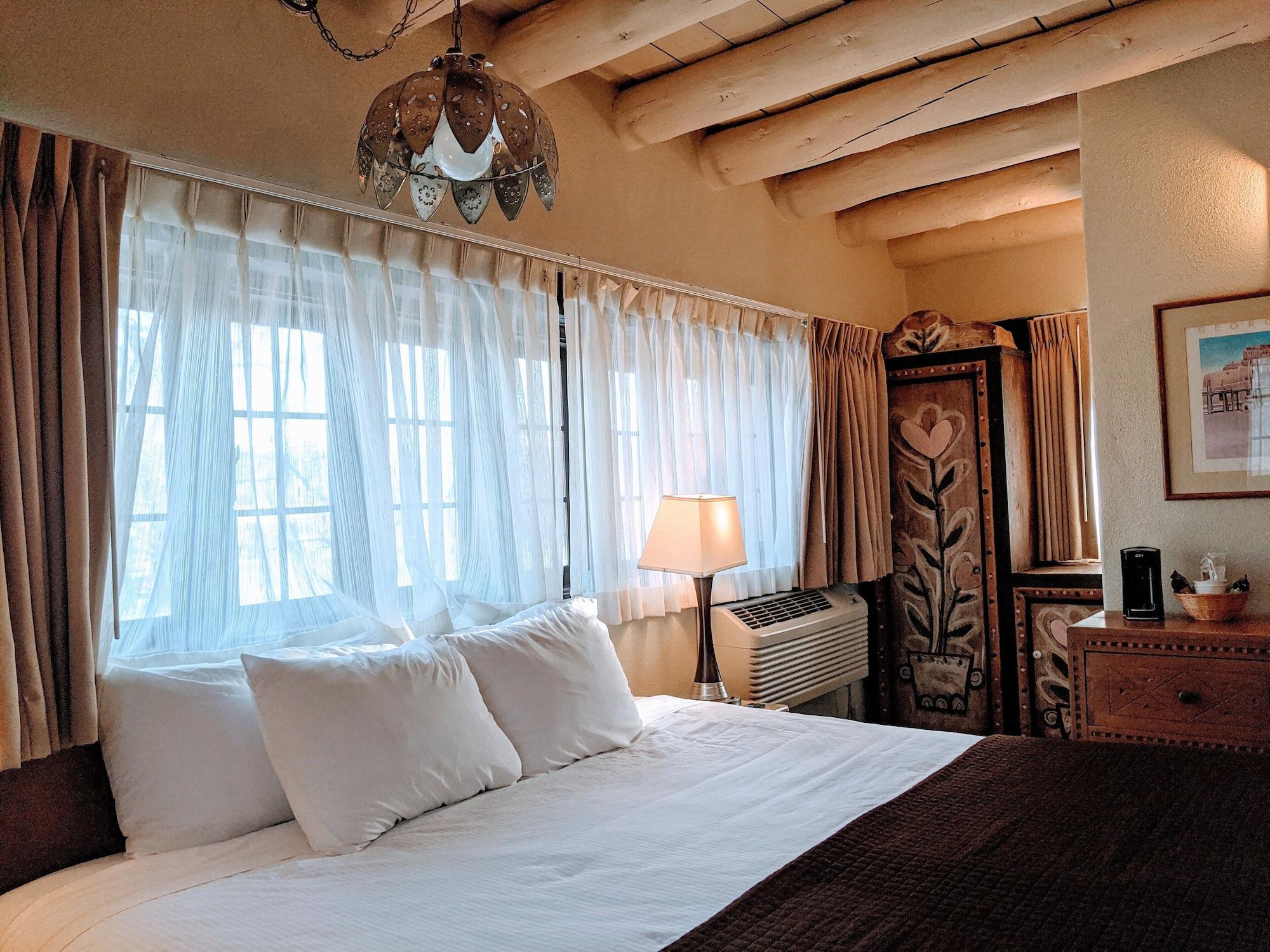 Sagebrush Inn & Suites Taos Extérieur photo
