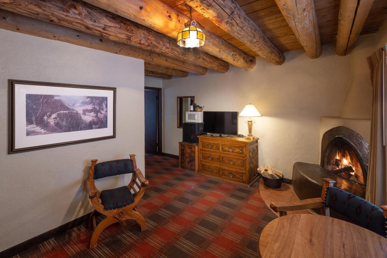 Sagebrush Inn & Suites Taos Extérieur photo