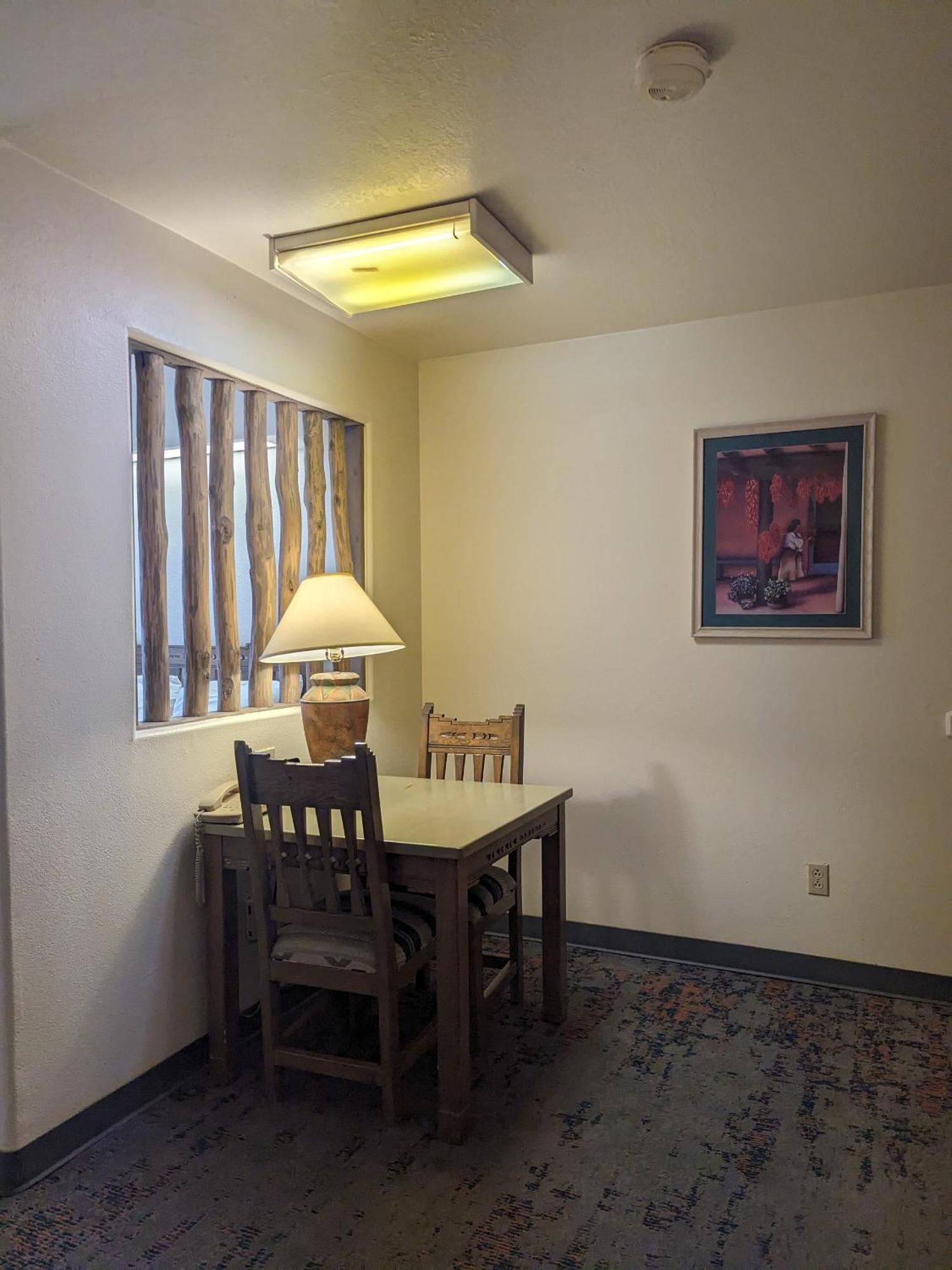 Sagebrush Inn & Suites Taos Extérieur photo